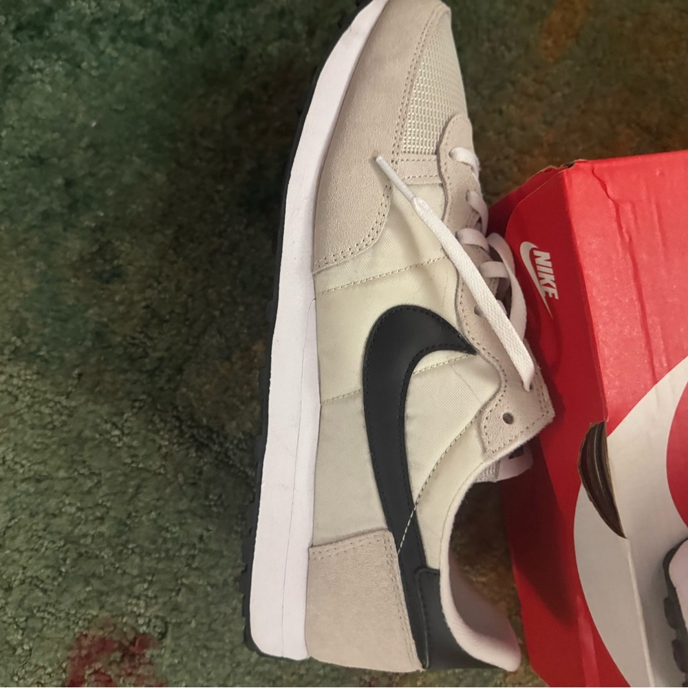 Nike Men's Challenger OG Cream/Black Sneakers for sale size 10.5 - Picture 7 of 7